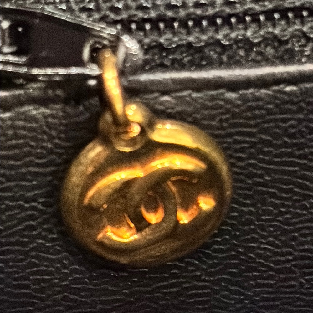 Chanel Black Caviar Shoulder Bag with Gold Hardware - Picture 15 of 16